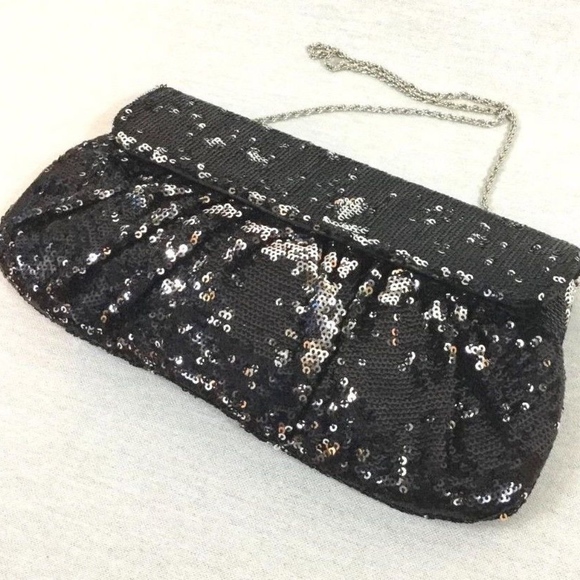 White House Black Market Handbags - 🌸Gorgeous Black & Silver Sequined Bag/Clutch